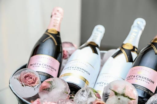 You are currently viewing How Champagne Buckets Enhance the Fine Dining Experience in 5-Star Hotels