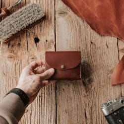 The Impact of Custom Leather Accessories on Dubai’s Hotel Guest Room Experience